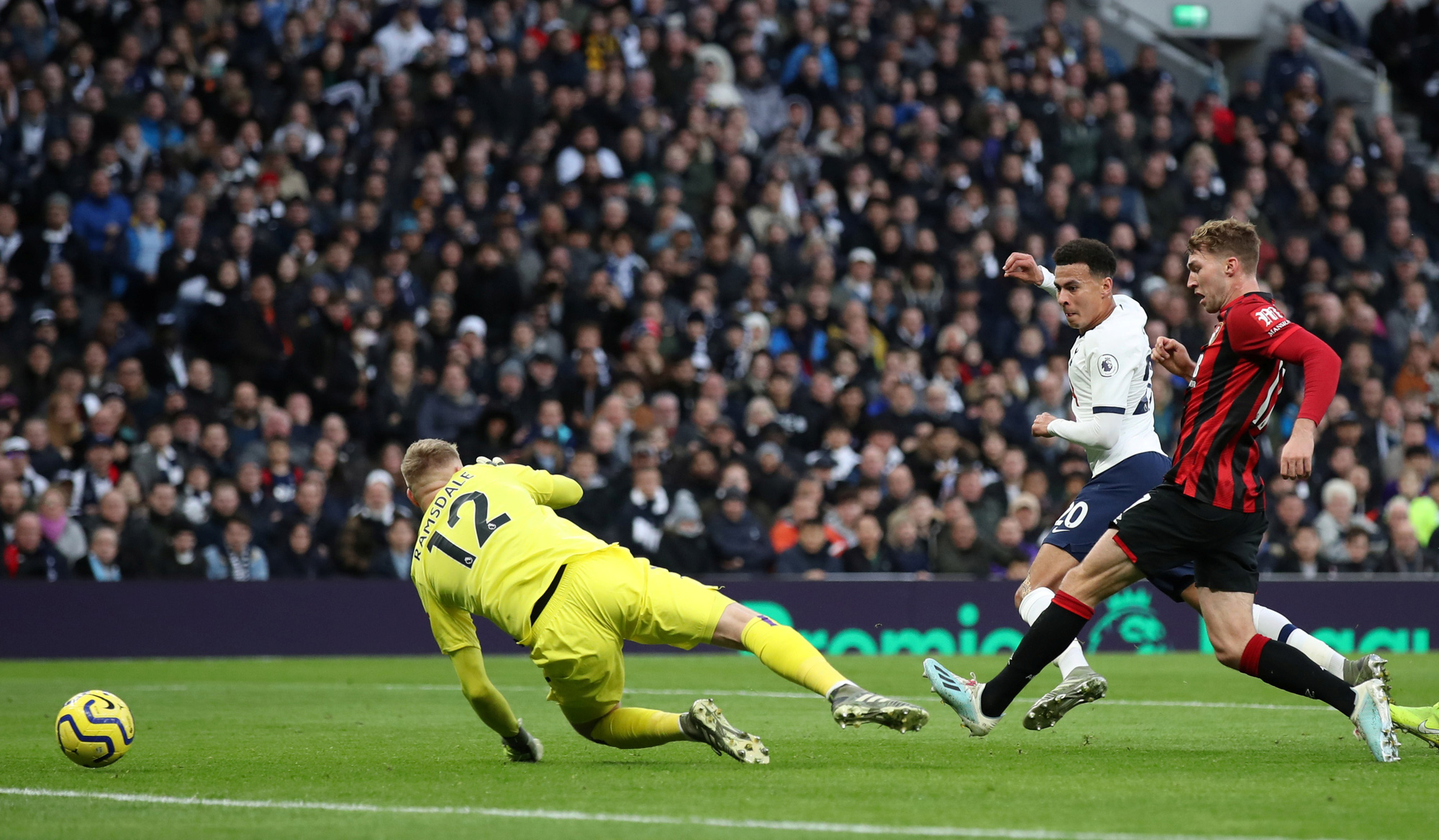 Nghẹt thở đua tỉ số, Tottenham hồi sinh khó tin với Mourinho - Ảnh 2. Nghẹt thở đua tỉ số, Tottenham hồi sinh khó tin với Mourinho - Ảnh 2.