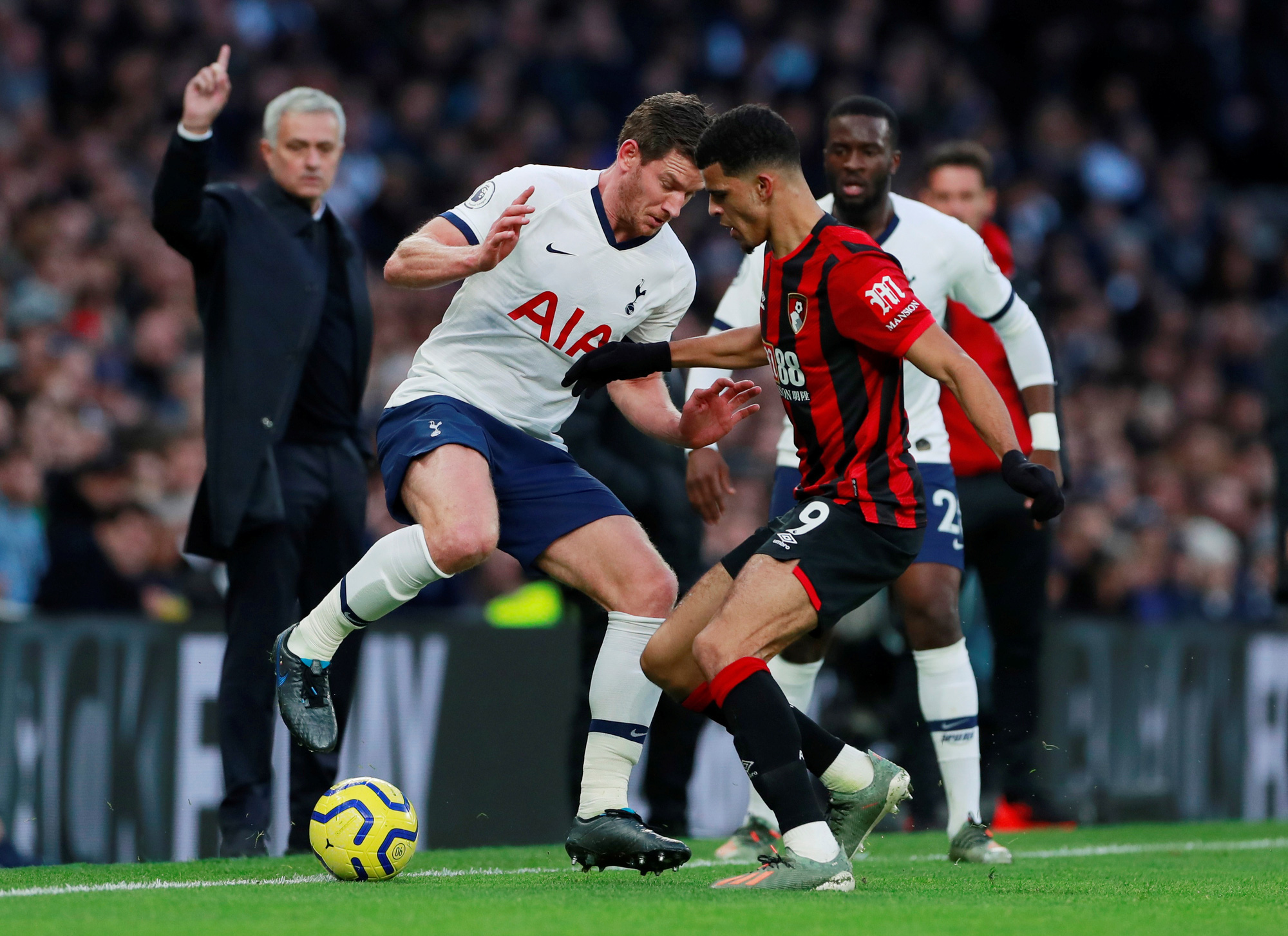 Nghẹt thở đua tỉ số, Tottenham hồi sinh khó tin với Mourinho - Ảnh 1. Nghẹt thở đua tỉ số, Tottenham hồi sinh khó tin với Mourinho - Ảnh 1.