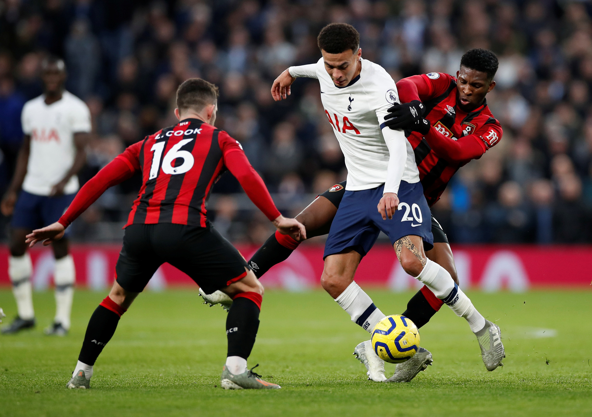 Nghẹt thở đua tỉ số, Tottenham hồi sinh khó tin với Mourinho - Ảnh 4. Nghẹt thở đua tỉ số, Tottenham hồi sinh khó tin với Mourinho - Ảnh 4.